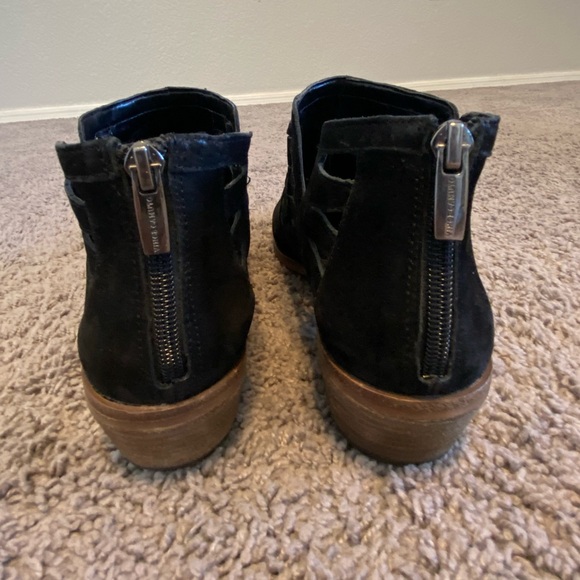 Vince Camuto Peera Cutout Bootie black size 11 boots - Picture 3 of 6